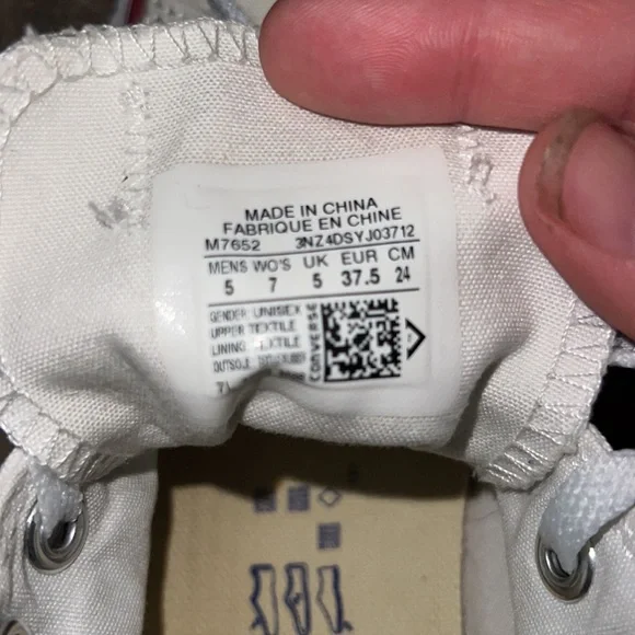 White Converse - Picture 4 of 4